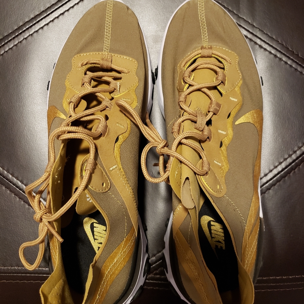 11 in Half Gold and white Nike React